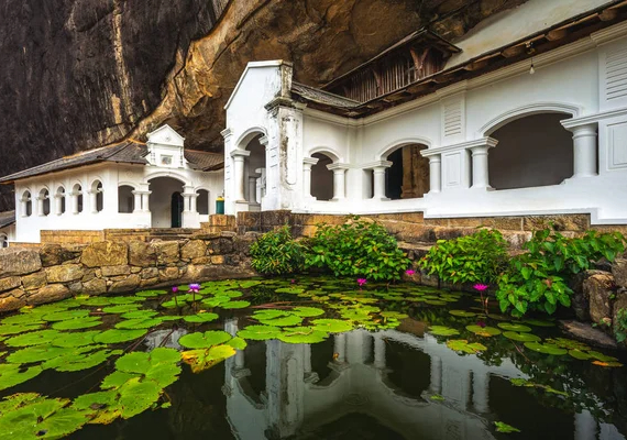 depositphotos_310919090-stock-photo-dambulla-cave-temple-unesco-heritage-fotor-2023111602827