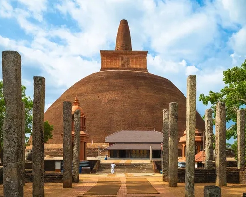 depositphotos_685784604-stock-photo-abhayagiri-dagoba-anuradhapura-major-city